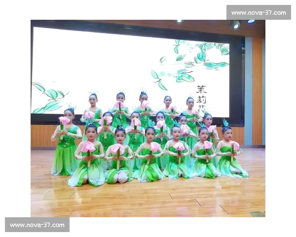 大童拉丁舞比赛服精美设计与舞台表现完美结合展示